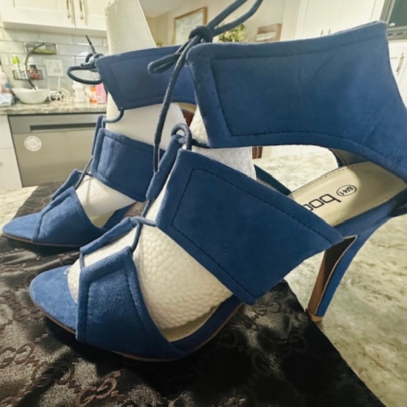 Boohoo Blue Suede Pump Shoes Size 8...BRAND NEW - NEVER WORN! - Picture 6 of 16